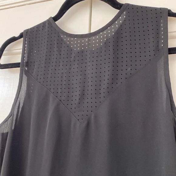 Banana Republic Perforated Yoke Tank Black Sleeveless Mesh Blouse Size Small - Picture 3 of 9